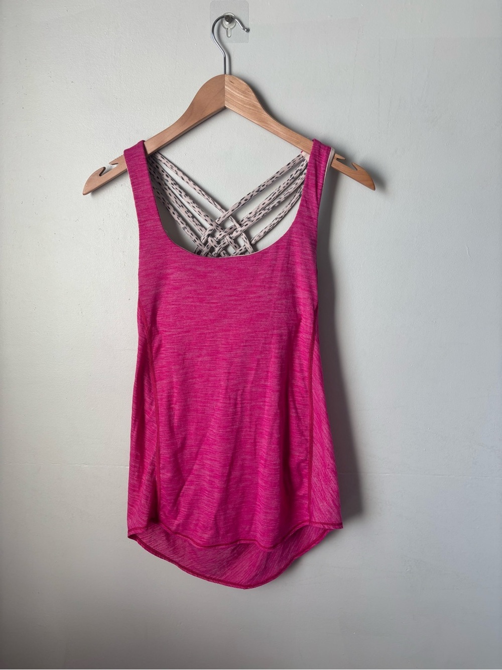 Lululemon Strappy Back Tank | Magenta Pink | Size 6 | Good Condition